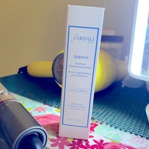 MOISTURE REPLENISHING SERUM